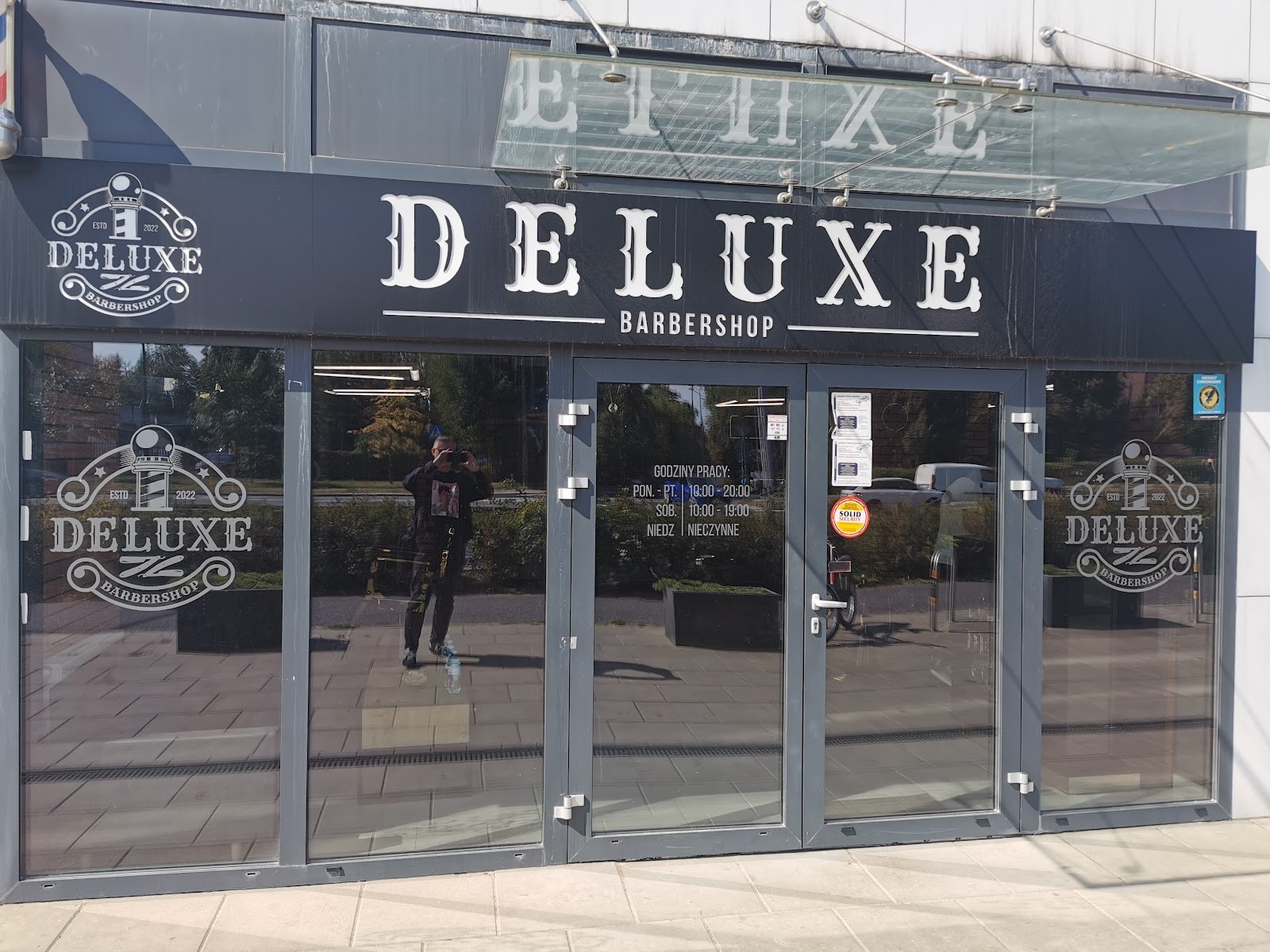 Deluxe Barbershop — krzesło barberskie