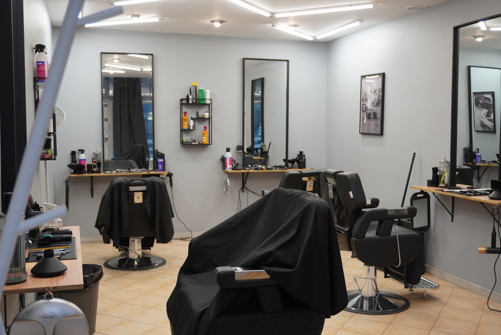 Wnętrze Deluxe Barbershop Bemowo